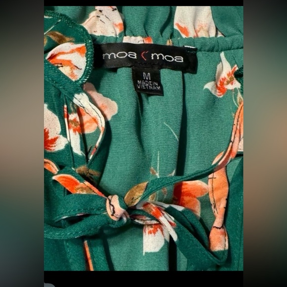 Moa Moa floral women’s top size medium - Picture 7 of 7